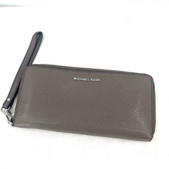 Michael Kors Mercer Travel Continental Gray Pebbled Leather Wallet - Picture 1 of 4